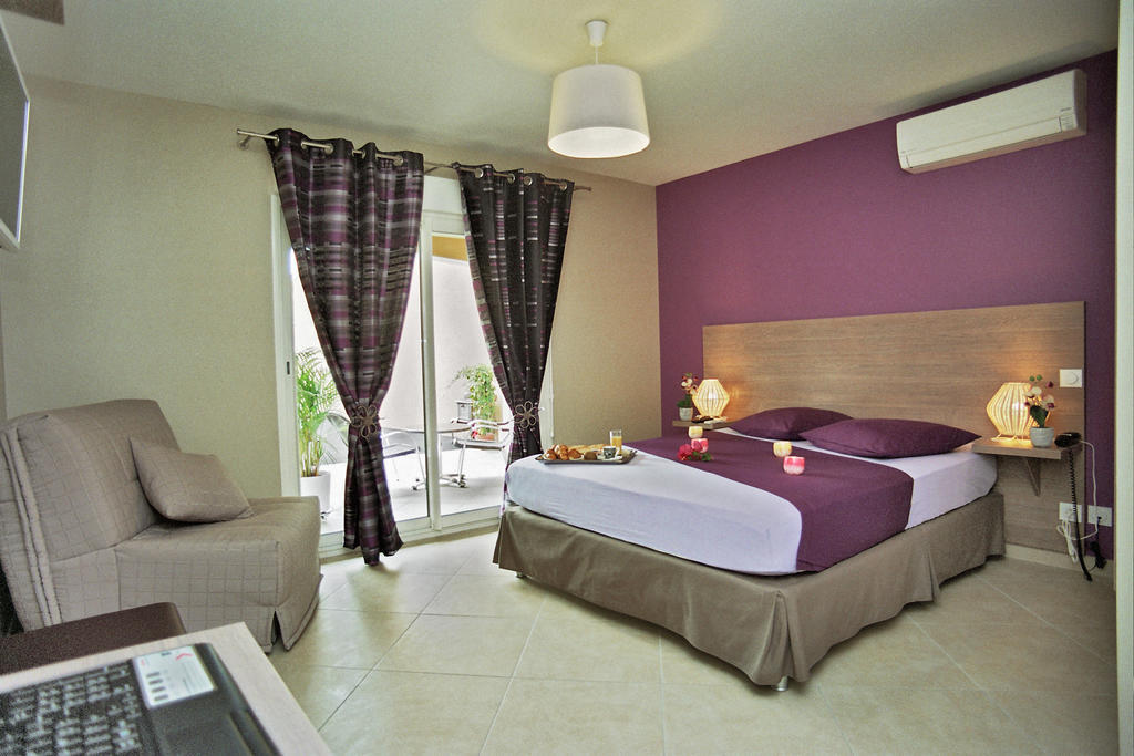 Hotel L'Anvia Bollène Zimmer foto