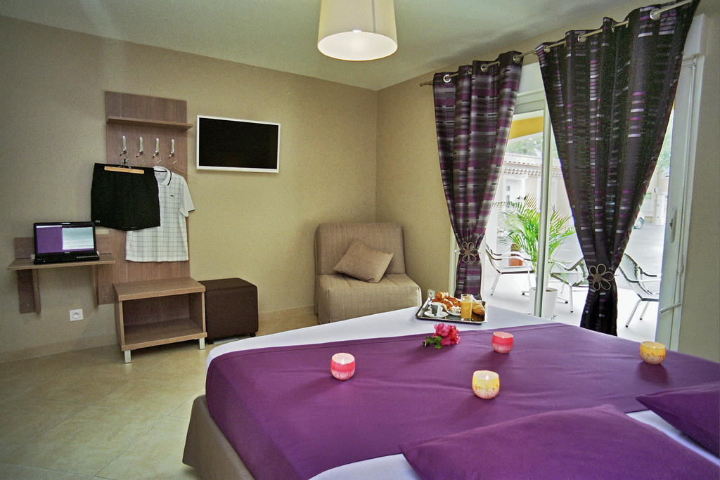 Hotel L'Anvia Bollène Zimmer foto