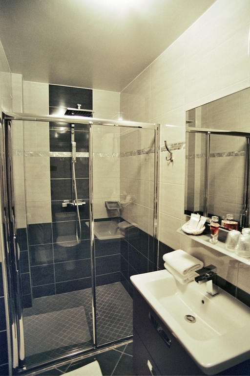 Hotel L'Anvia Bollène Zimmer foto